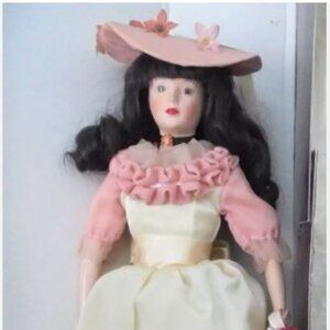 Southern Victorian Doll Original Box Caucasian Green Eyes Black Hair Gown Stand